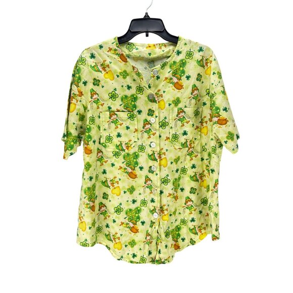 St. Patrick’s Day Green Shirt XL Button Front Shamrock Clover Print Irish Tee - Picture 2 of 6